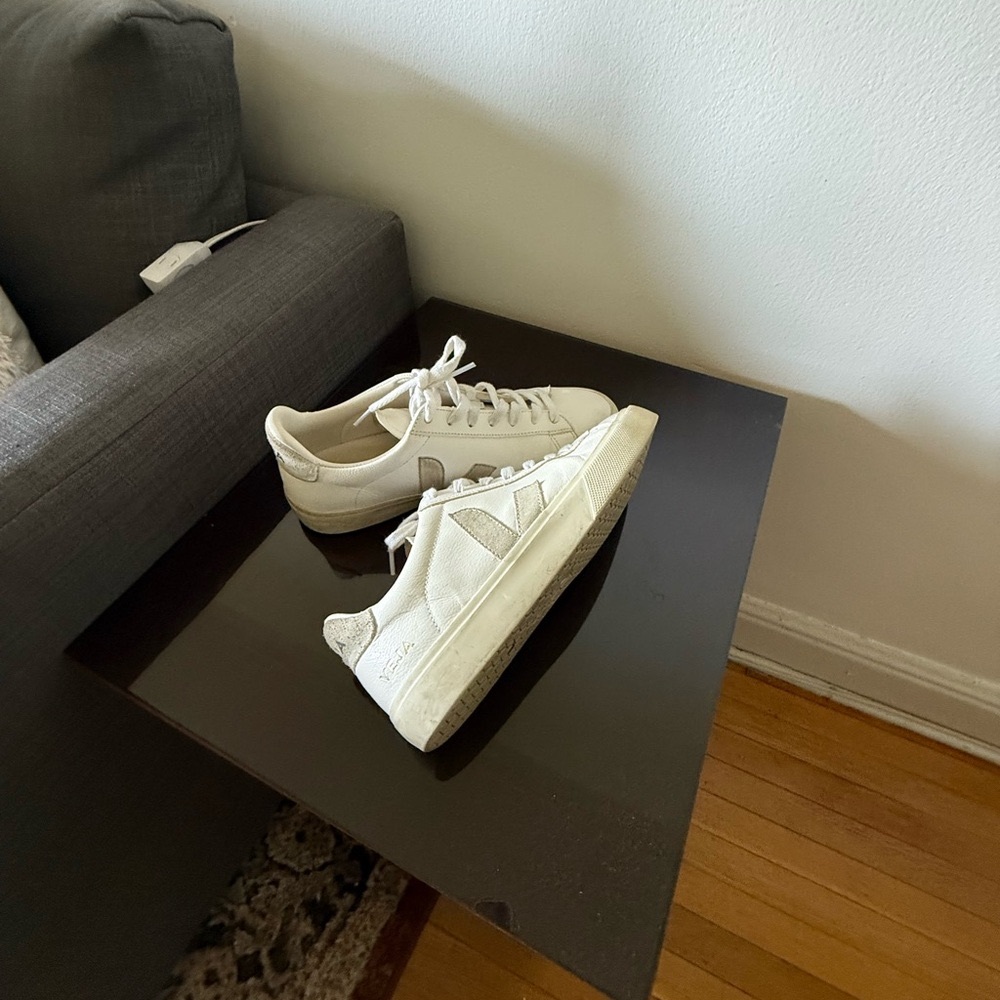 Veja Campo Sneakers - Picture 1 of 4